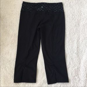 Size 10 LULULEMON Capri length leggings